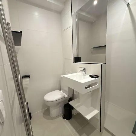 En Bord De A Royan, Parking, Tv, Equipe - Fr-1-494-67 Royan